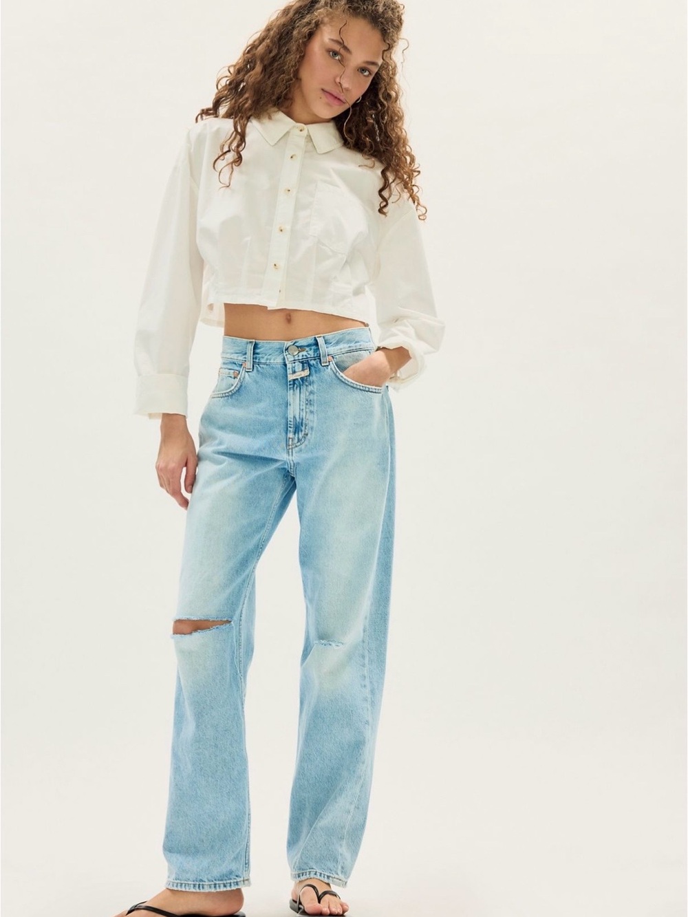 Closed Light Wash Straight Leg Jeans for Women